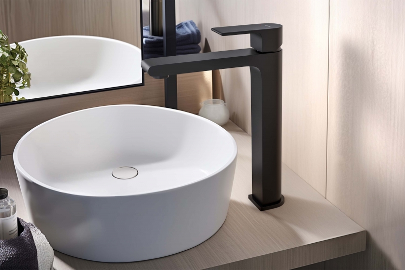 Смеситель для раковины Лира Aquatek черный