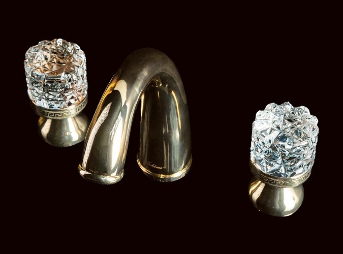 Смеситель для раковины Boheme Crystal золотой на 3 отверстия