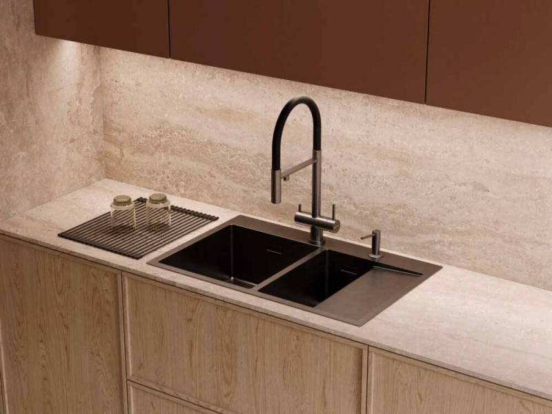 Смеситель для кухни Omoikiri Kanto вороненая сталь/черный