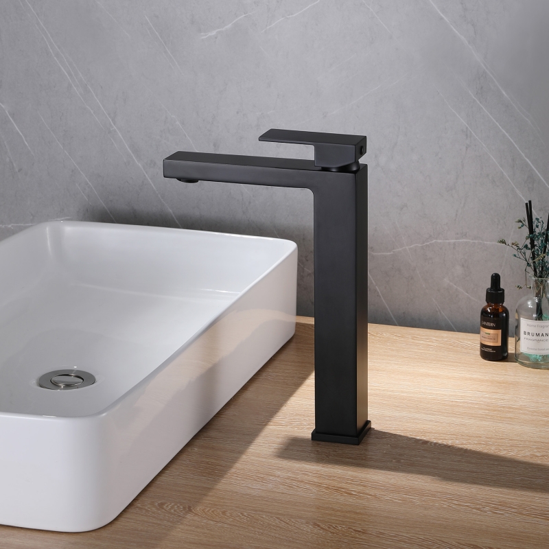 Смеситель ABBER Daheim  для раковины высокий, черный матовый