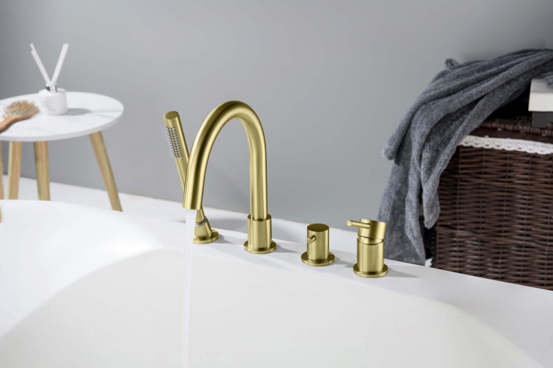 Смеситель на борт ванны на 4 отв. AQUATEK, шлиф.золото  Европа