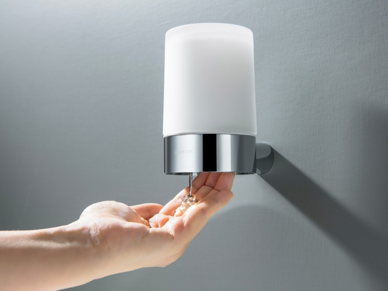 Дозатор AQUATEK  Лира хром 