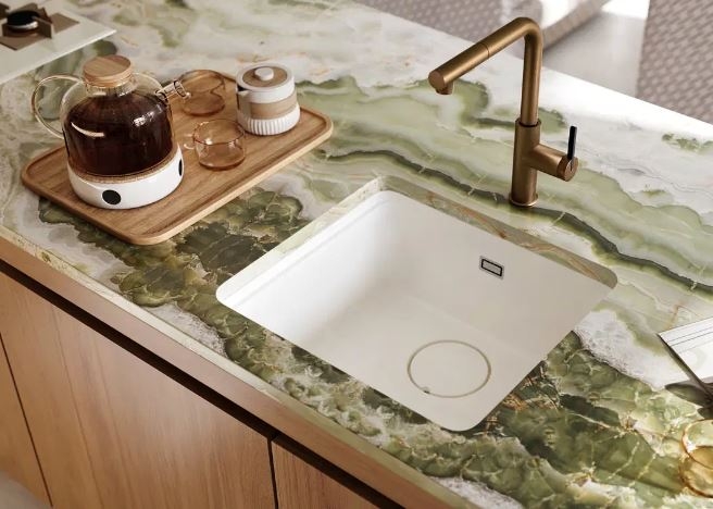 Смеситель Deante для кухни с выдвижным изливом. Брашированная бронза 