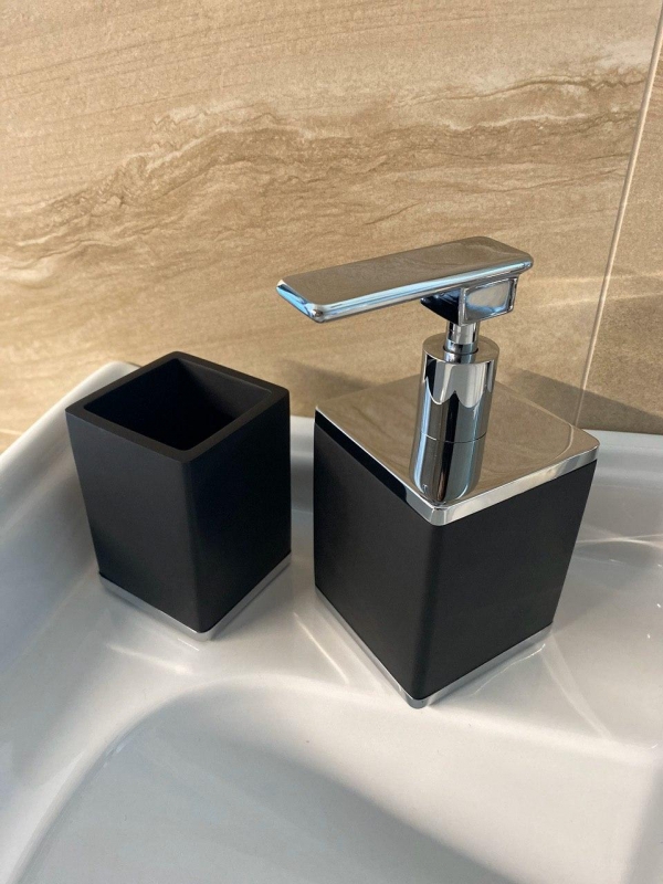 Boheme Q диспансер для жидкого мыла настольный, черный/хром