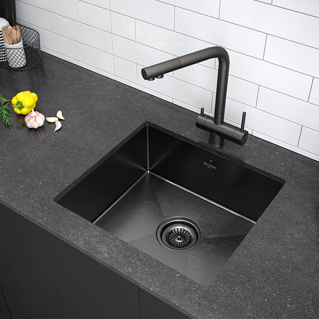 Смеситель для кухни PAULMARK Skalen с подключением для фильтра вороненая сталь